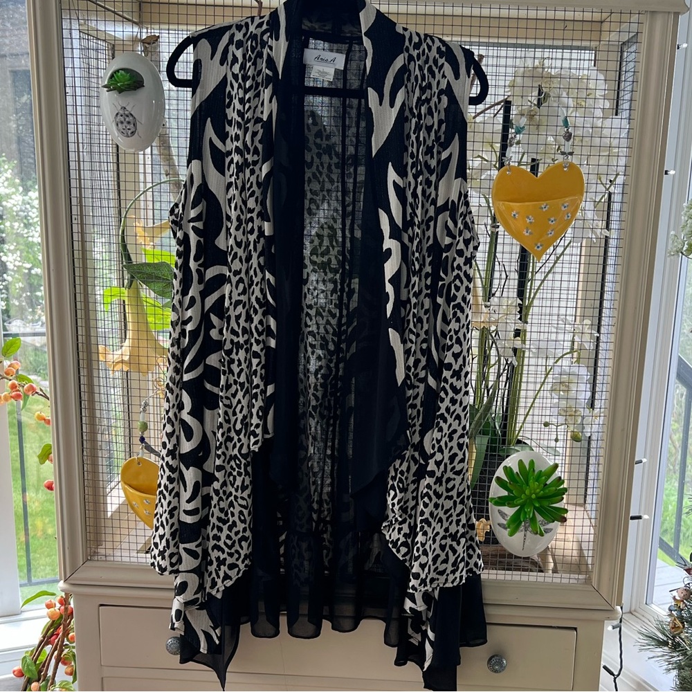 Aris A.  Black & Beige Flowing Multi Layer Animal Print Vest L